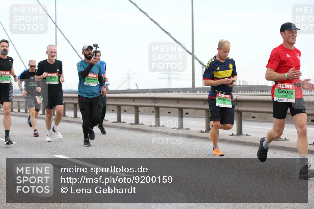 03.10.2025 - Köhlbrandbrückenlauf Lena Gebhardt http://msf.ph/oto/9200159 03.10.2025 15:21:54 Position 1 7182, 7276, 7016, 9086, 7261 meine-sportfotos.de