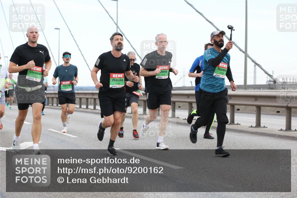 03.10.2025 - Köhlbrandbrückenlauf Lena Gebhardt http://msf.ph/oto/9200162 03.10.2025 15:21:55 Position 1 7182, 7276, 7016, 7737, 7187, 13 meine-sportfotos.de