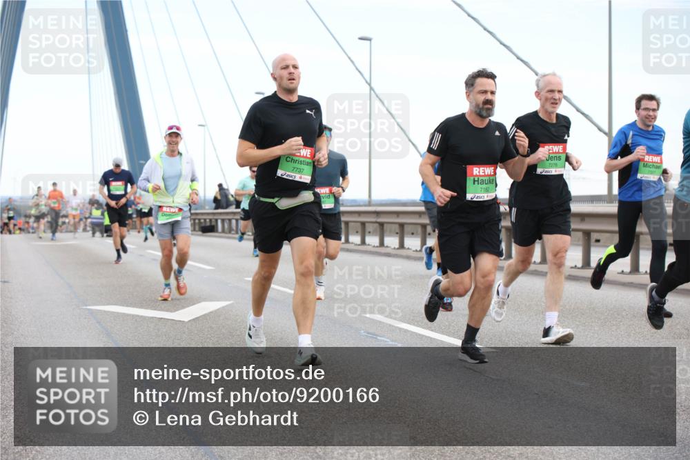 03.10.2025 - Köhlbrandbrückenlauf Lena Gebhardt http://msf.ph/oto/9200166 03.10.2025 15:21:56 Position 1 7737, 7182, 7276, 7327 meine-sportfotos.de
