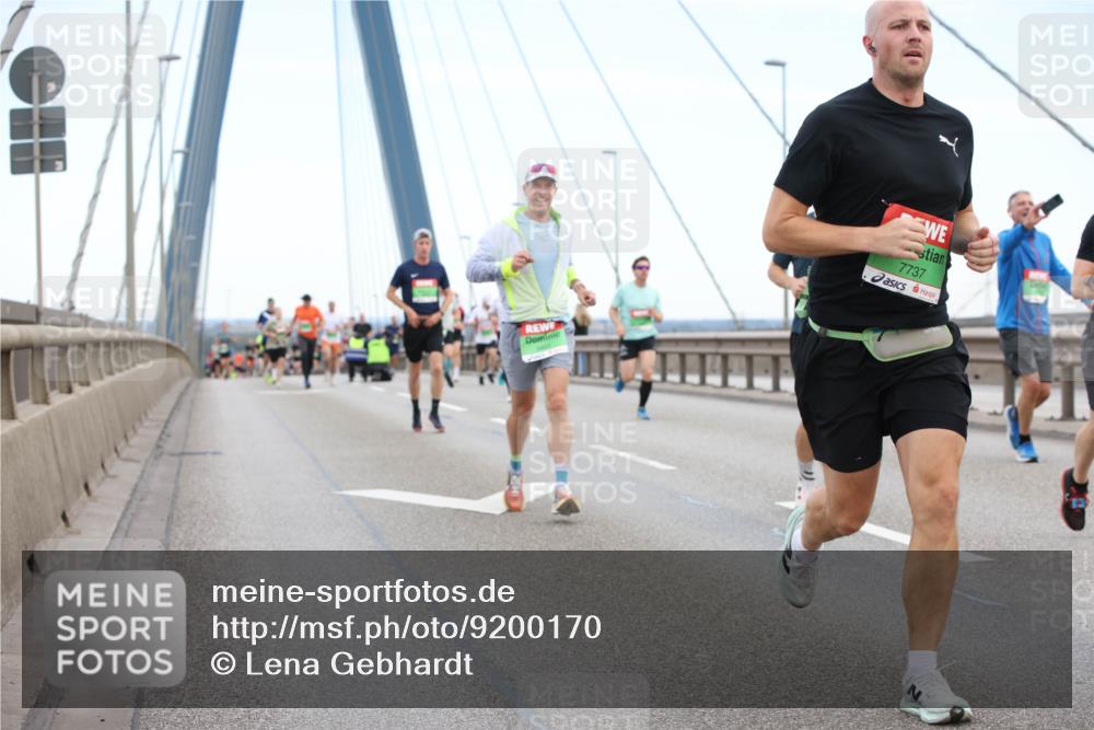 03.10.2025 - Köhlbrandbrückenlauf Lena Gebhardt http://msf.ph/oto/9200170 03.10.2025 15:21:57 Position 1 7737 meine-sportfotos.de