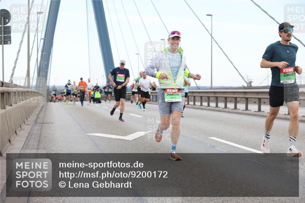 03.10.2025 - Köhlbrandbrückenlauf Lena Gebhardt http://msf.ph/oto/9200172 03.10.2025 15:21:58 Position 1 9491, 7187 meine-sportfotos.de