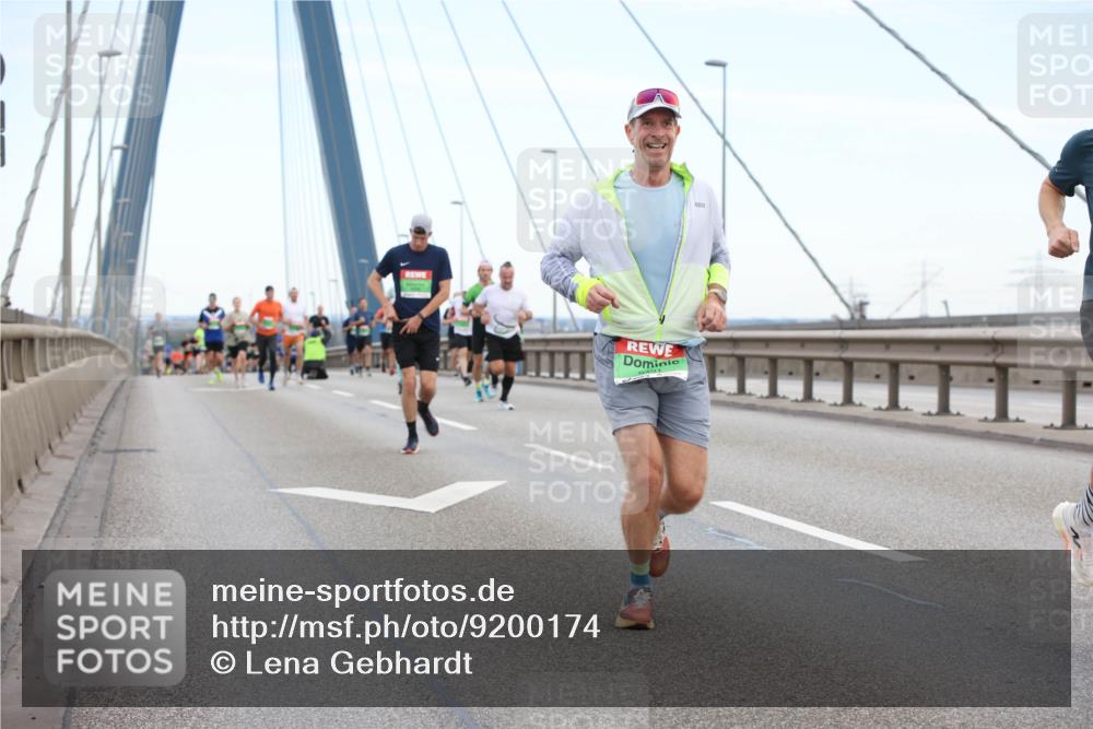 03.10.2025 - Köhlbrandbrückenlauf Lena Gebhardt http://msf.ph/oto/9200174 03.10.2025 15:21:58 Position 1  meine-sportfotos.de