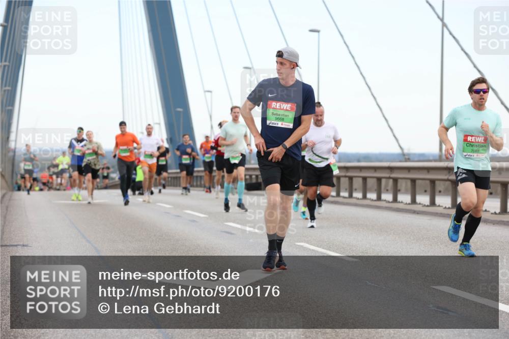 03.10.2025 - Köhlbrandbrückenlauf Lena Gebhardt http://msf.ph/oto/9200176 03.10.2025 15:21:59 Position 1 9668, 7083 meine-sportfotos.de