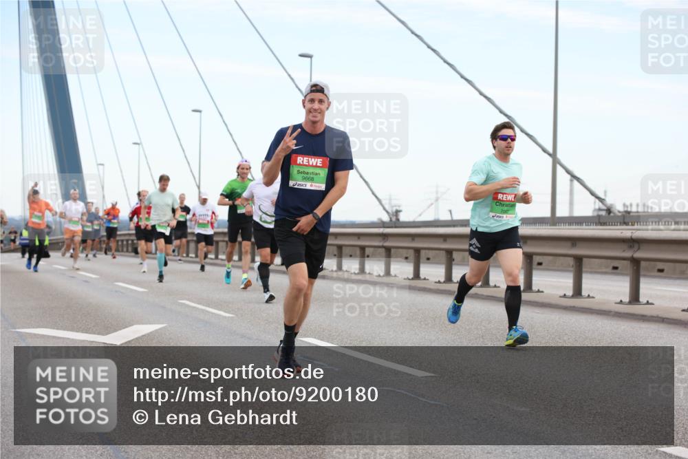 03.10.2025 - Köhlbrandbrückenlauf Lena Gebhardt http://msf.ph/oto/9200180 03.10.2025 15:22:00 Position 1 9668, 7063 meine-sportfotos.de