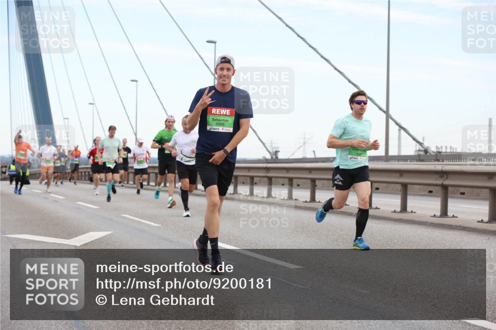 03.10.2025 - Köhlbrandbrückenlauf Lena Gebhardt http://msf.ph/oto/9200181 03.10.2025 15:22:00 Position 1 9668, 7083 meine-sportfotos.de