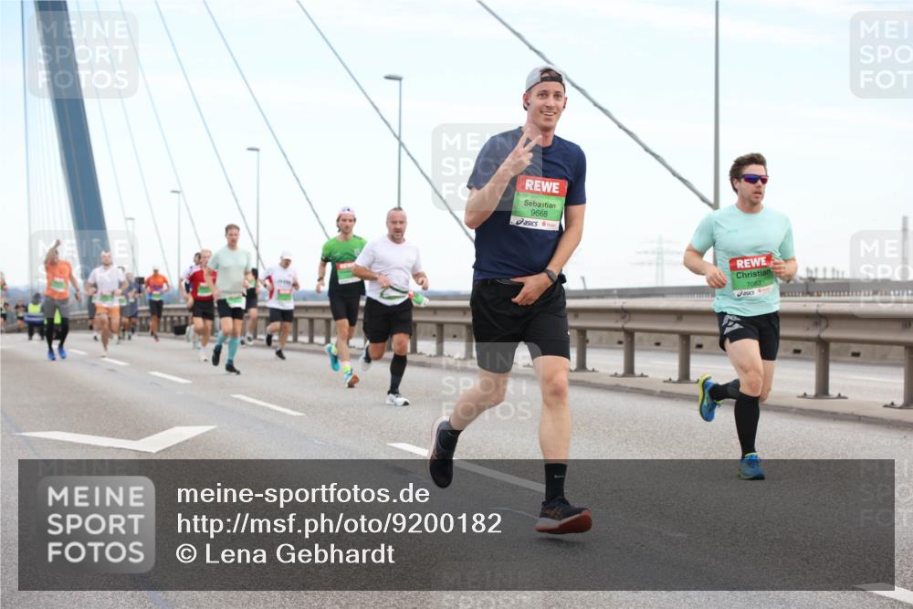 03.10.2025 - Köhlbrandbrückenlauf Lena Gebhardt http://msf.ph/oto/9200182 03.10.2025 15:22:01 Position 1 9668, 7083 meine-sportfotos.de
