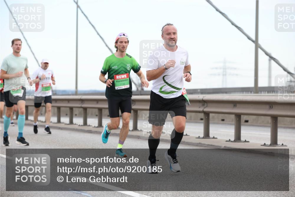 03.10.2025 - Köhlbrandbrückenlauf Lena Gebhardt http://msf.ph/oto/9200185 03.10.2025 15:22:02 Position 1 7132 meine-sportfotos.de