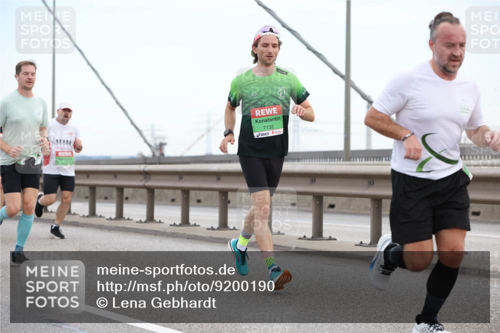 03.10.2025 - Köhlbrandbrückenlauf Lena Gebhardt http://msf.ph/oto/9200190 03.10.2025 15:22:03 Position 1 7132 meine-sportfotos.de