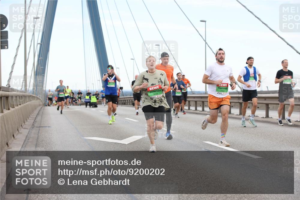 03.10.2025 - Köhlbrandbrückenlauf Lena Gebhardt http://msf.ph/oto/9200202 03.10.2025 15:22:06 Position 1 7614, 7352 meine-sportfotos.de