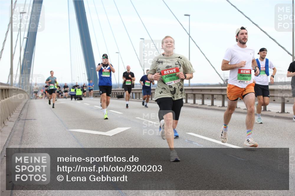 03.10.2025 - Köhlbrandbrückenlauf Lena Gebhardt http://msf.ph/oto/9200203 03.10.2025 15:22:07 Position 1 7614, 7352 meine-sportfotos.de