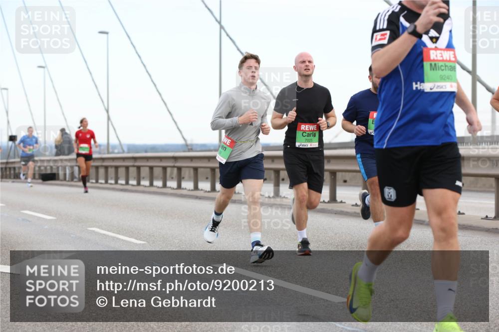 03.10.2025 - Köhlbrandbrückenlauf Lena Gebhardt http://msf.ph/oto/9200213 03.10.2025 15:22:11 Position 1 7025, 9240 meine-sportfotos.de