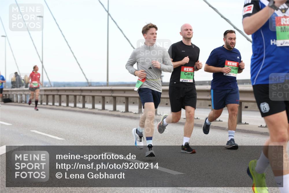 03.10.2025 - Köhlbrandbrückenlauf Lena Gebhardt http://msf.ph/oto/9200214 03.10.2025 15:22:11 Position 1 048, 7025 meine-sportfotos.de