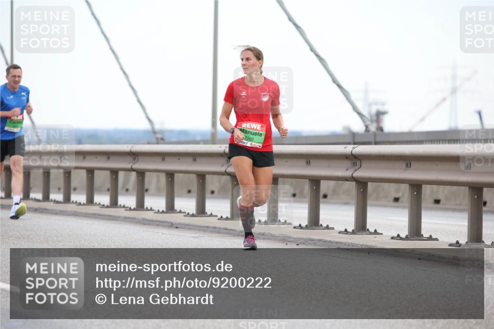 03.10.2025 - Köhlbrandbrückenlauf Lena Gebhardt http://msf.ph/oto/9200222 03.10.2025 15:22:14 Position 1 7262 meine-sportfotos.de