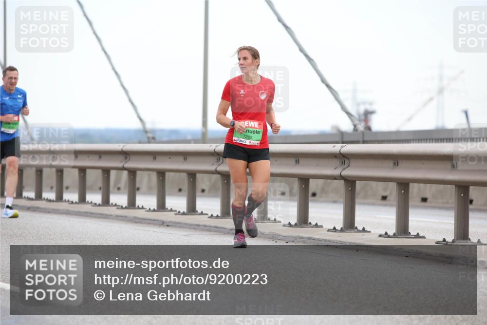 03.10.2025 - Köhlbrandbrückenlauf Lena Gebhardt http://msf.ph/oto/9200223 03.10.2025 15:22:14 Position 1 7262 meine-sportfotos.de