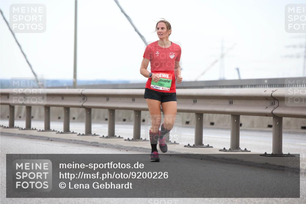 03.10.2025 - Köhlbrandbrückenlauf Lena Gebhardt http://msf.ph/oto/9200226 03.10.2025 15:22:15 Position 1 7262 meine-sportfotos.de