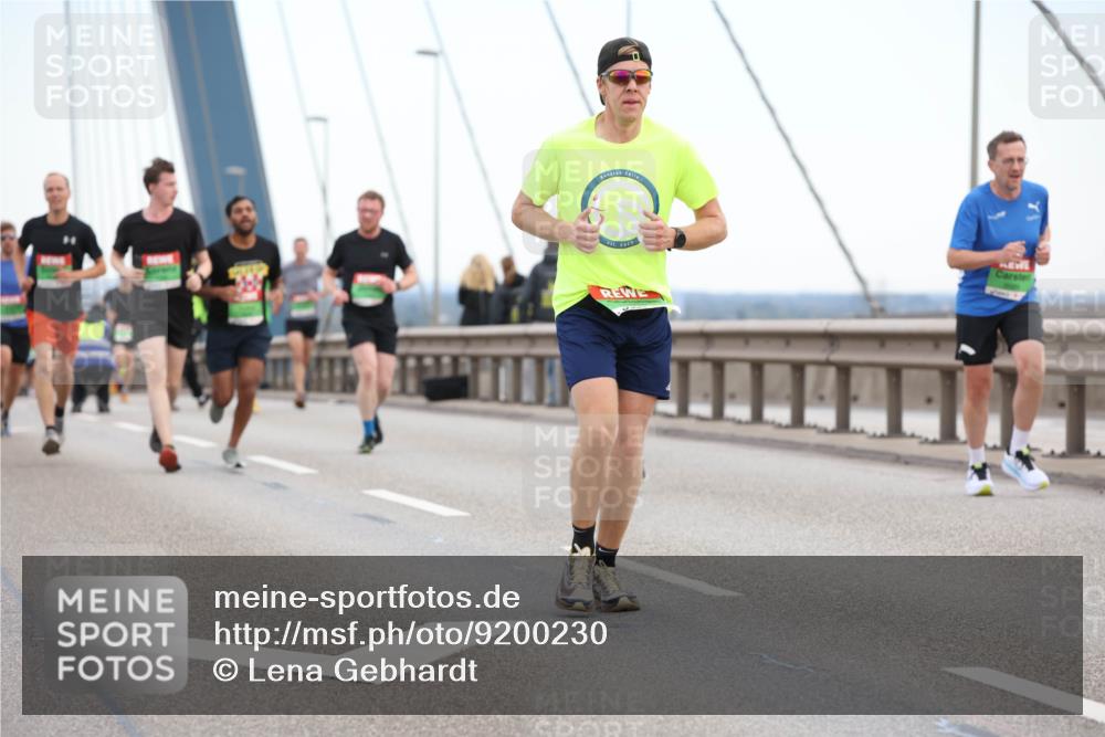 03.10.2025 - Köhlbrandbrückenlauf Lena Gebhardt http://msf.ph/oto/9200230 03.10.2025 15:22:17 Position 1  meine-sportfotos.de