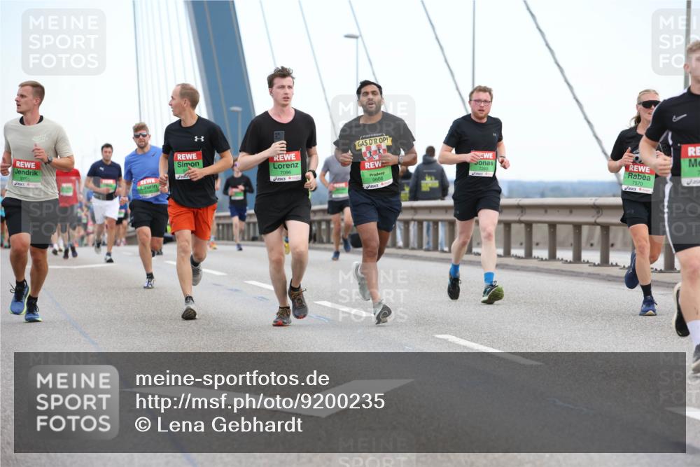 03.10.2025 - Köhlbrandbrückenlauf Lena Gebhardt http://msf.ph/oto/9200235 03.10.2025 15:22:19 Position 1 9195, 7096, 9666, 7280, 7570 meine-sportfotos.de