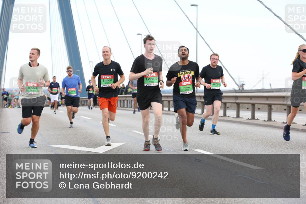 03.10.2025 - Köhlbrandbrückenlauf Lena Gebhardt http://msf.ph/oto/9200242 03.10.2025 15:22:22 Position 1 9195, 7096, 9197, 9666, 7280 meine-sportfotos.de