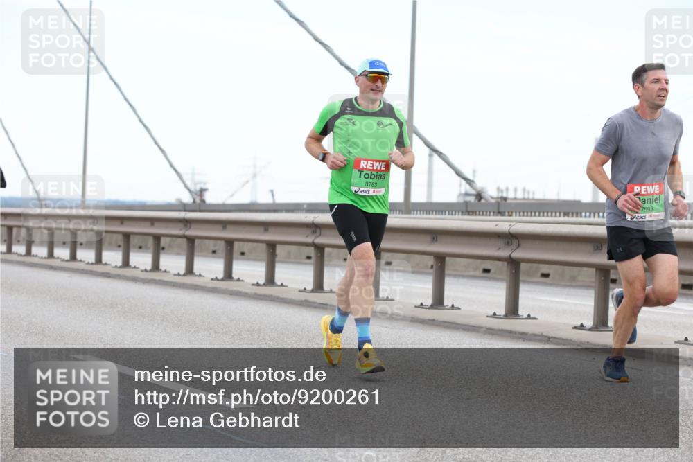 03.10.2025 - Köhlbrandbrückenlauf Lena Gebhardt http://msf.ph/oto/9200261 03.10.2025 15:22:28 Position 1 8783, 7593 meine-sportfotos.de