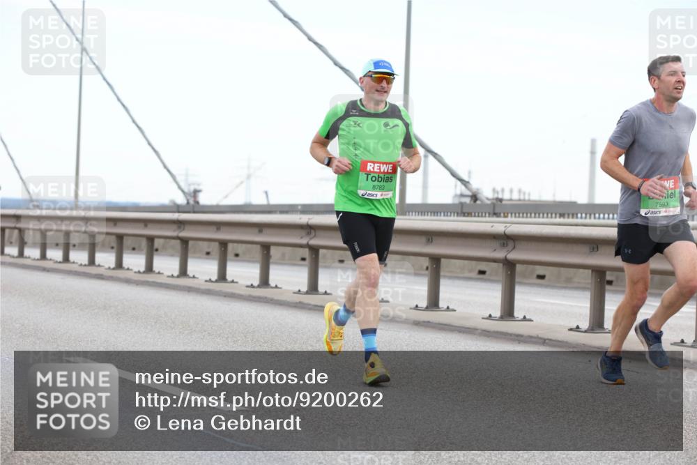 03.10.2025 - Köhlbrandbrückenlauf Lena Gebhardt http://msf.ph/oto/9200262 03.10.2025 15:22:28 Position 1 8783, 7593 meine-sportfotos.de