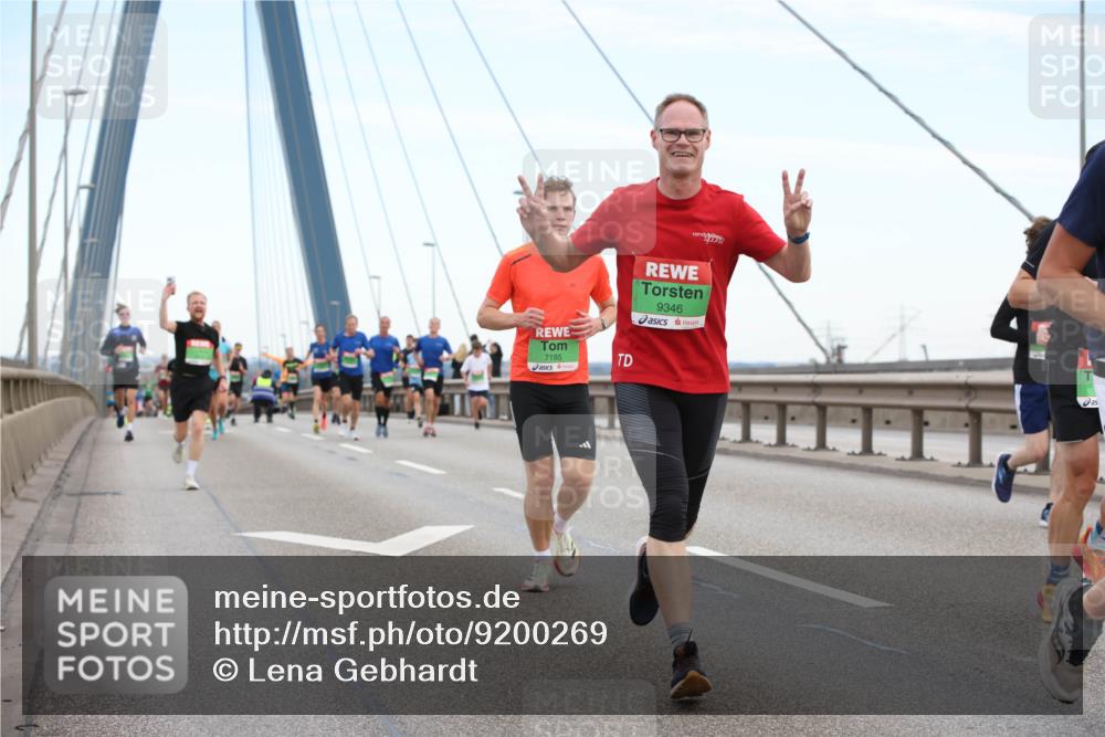 03.10.2025 - Köhlbrandbrückenlauf Lena Gebhardt http://msf.ph/oto/9200269 03.10.2025 15:22:32 Position 1 7185, 9346 meine-sportfotos.de