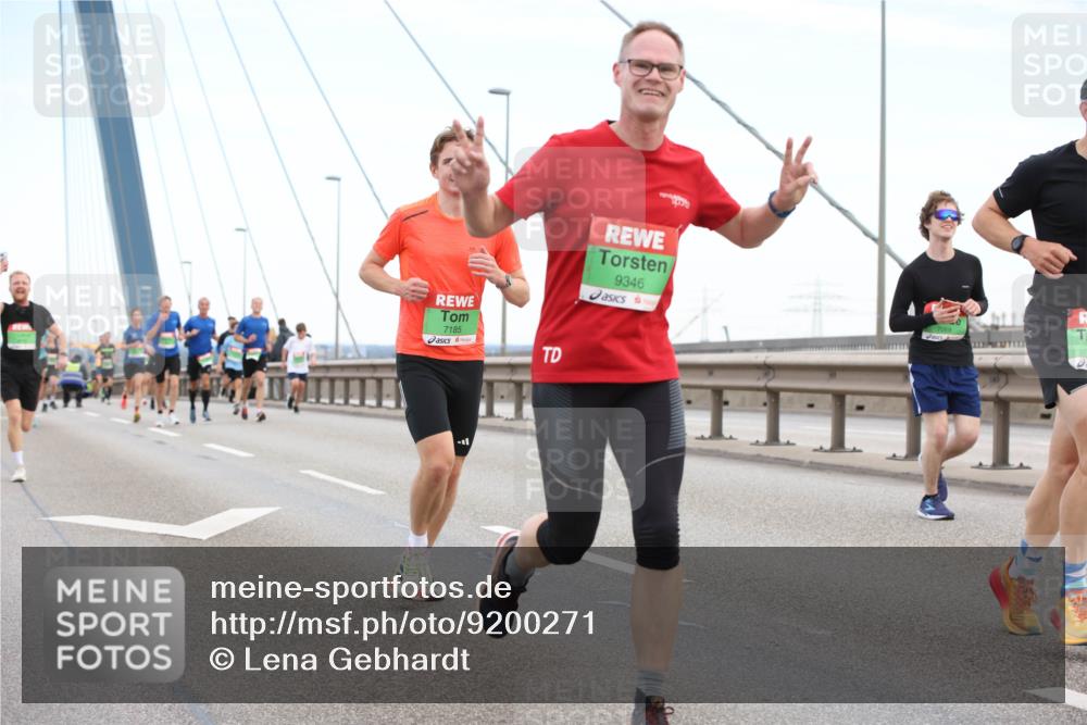 03.10.2025 - Köhlbrandbrückenlauf Lena Gebhardt http://msf.ph/oto/9200271 03.10.2025 15:22:32 Position 1 7185, 9346, 7059 meine-sportfotos.de