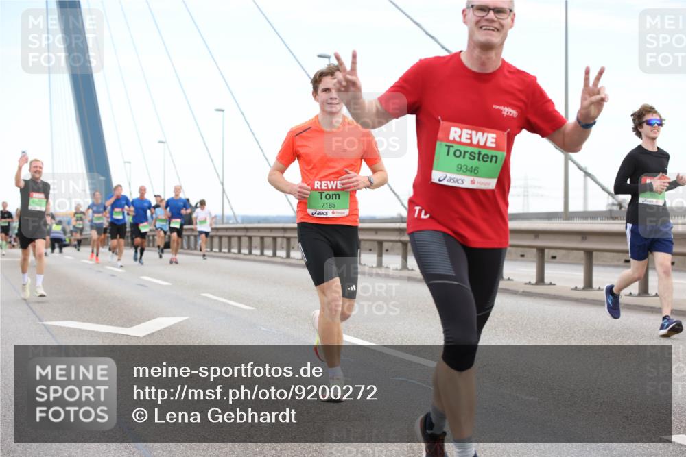 03.10.2025 - Köhlbrandbrückenlauf Lena Gebhardt http://msf.ph/oto/9200272 03.10.2025 15:22:32 Position 1 7185, 9346 meine-sportfotos.de