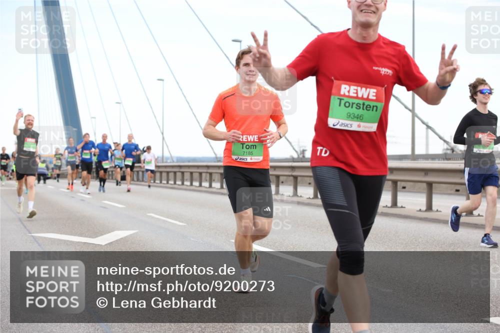 03.10.2025 - Köhlbrandbrückenlauf Lena Gebhardt http://msf.ph/oto/9200273 03.10.2025 15:22:32 Position 1 7185, 9346 meine-sportfotos.de