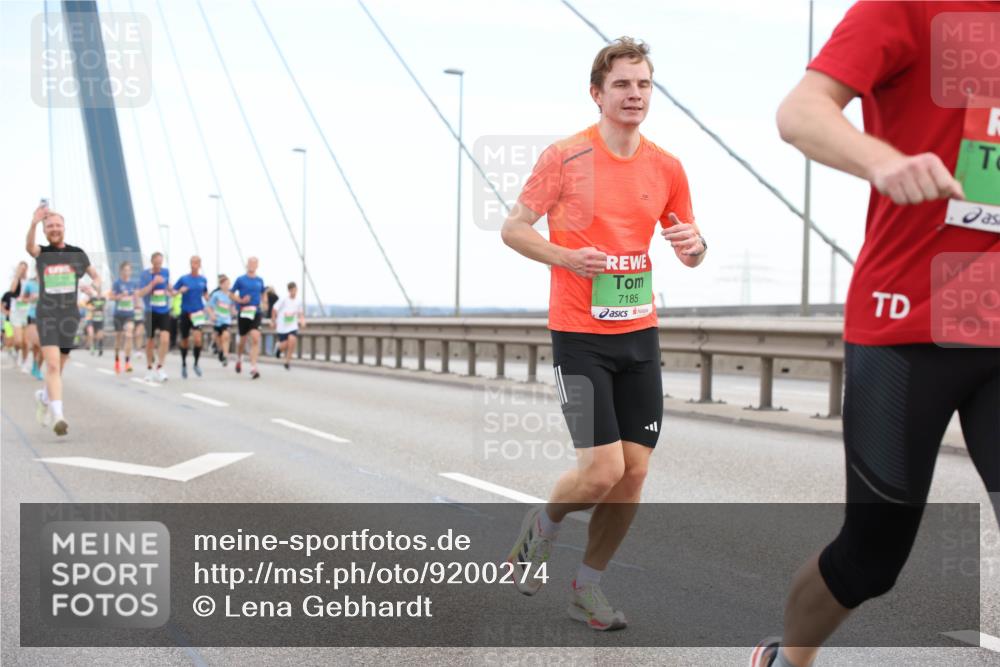03.10.2025 - Köhlbrandbrückenlauf Lena Gebhardt http://msf.ph/oto/9200274 03.10.2025 15:22:33 Position 1 7185 meine-sportfotos.de