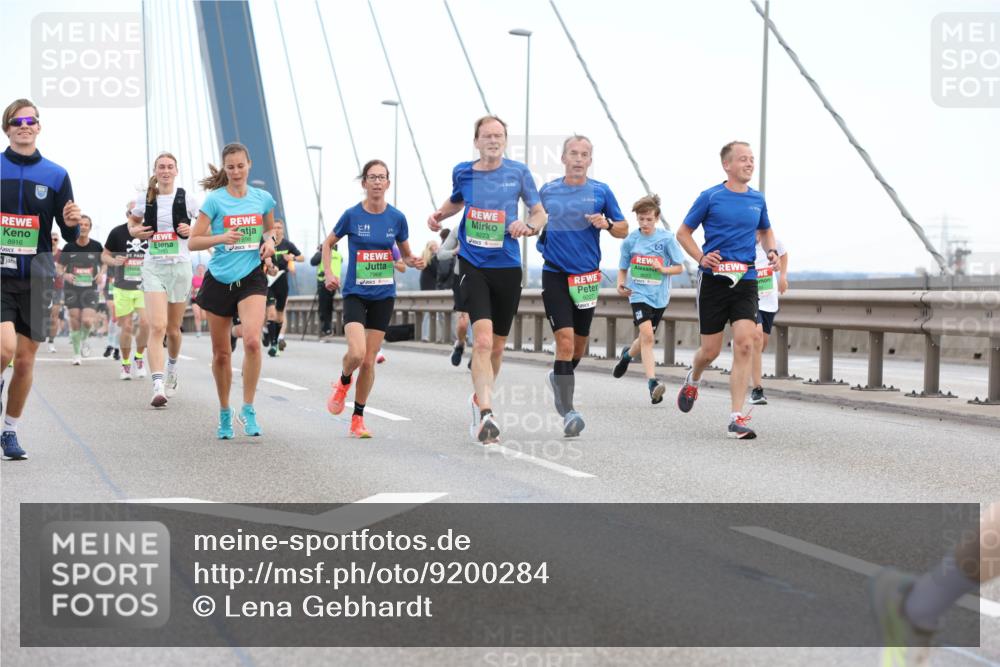 03.10.2025 - Köhlbrandbrückenlauf Lena Gebhardt http://msf.ph/oto/9200284 03.10.2025 15:22:36 Position 1 8916, 9223, 9227 meine-sportfotos.de