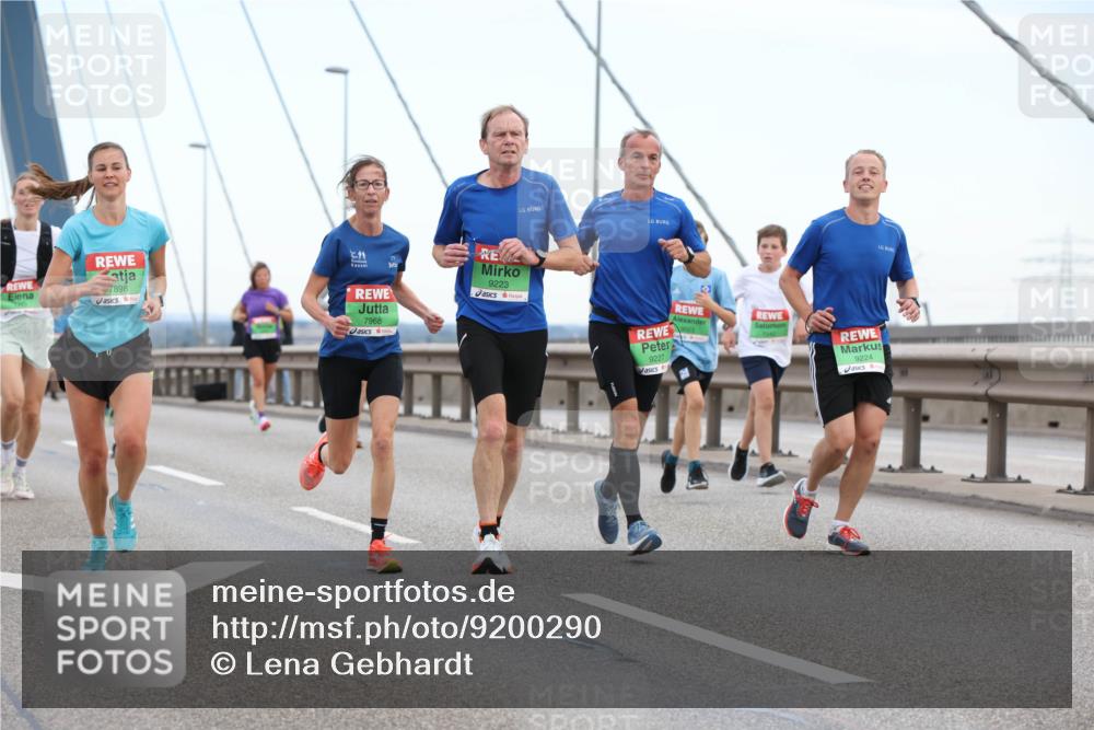03.10.2025 - Köhlbrandbrückenlauf Lena Gebhardt http://msf.ph/oto/9200290 03.10.2025 15:22:37 Position 1 7898, 9223, 7968, 9227, 9023, 9224 meine-sportfotos.de