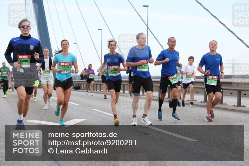 03.10.2025 - Köhlbrandbrückenlauf Lena Gebhardt http://msf.ph/oto/9200291 03.10.2025 15:22:37 Position 1 850, 8916, 7898, 11, 7968, 9223, 9227, 9224 meine-sportfotos.de