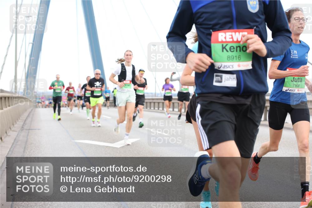 03.10.2025 - Köhlbrandbrückenlauf Lena Gebhardt http://msf.ph/oto/9200298 03.10.2025 15:22:39 Position 1 1850, 8916, 7968 meine-sportfotos.de