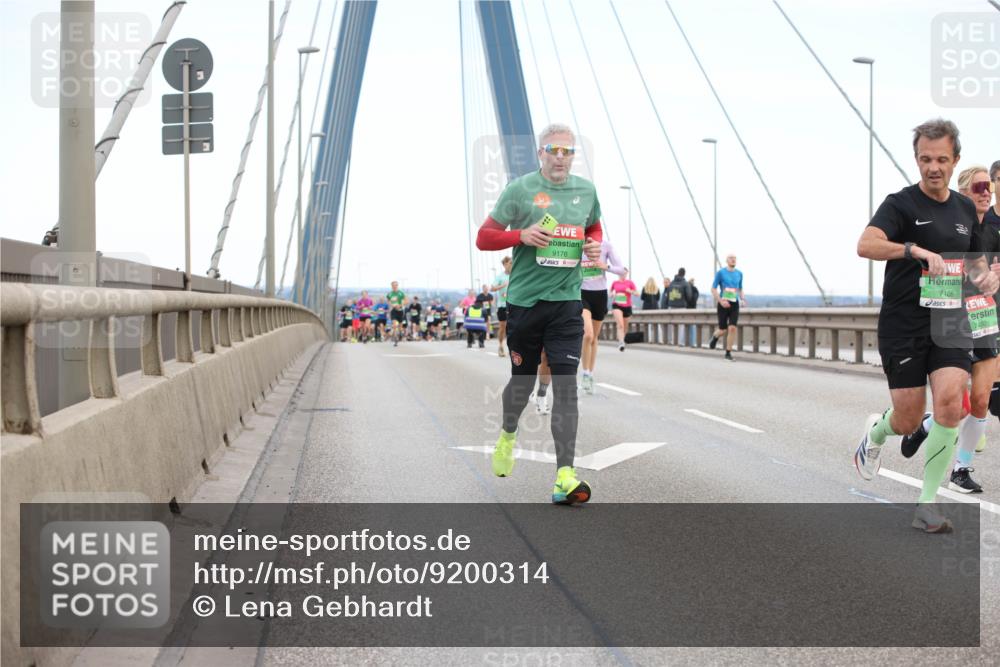 03.10.2025 - Köhlbrandbrückenlauf Lena Gebhardt http://msf.ph/oto/9200314 03.10.2025 15:22:44 Position 1 9176, 7106, 7450 meine-sportfotos.de