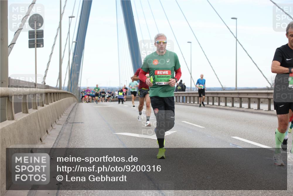 03.10.2025 - Köhlbrandbrückenlauf Lena Gebhardt http://msf.ph/oto/9200316 03.10.2025 15:22:45 Position 1 9176 meine-sportfotos.de
