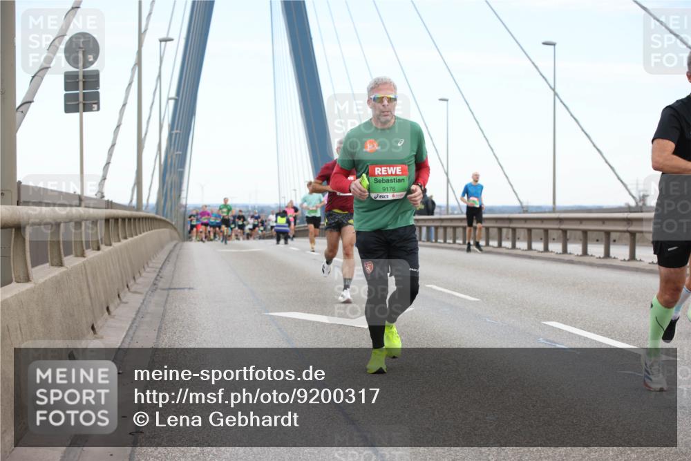03.10.2025 - Köhlbrandbrückenlauf Lena Gebhardt http://msf.ph/oto/9200317 03.10.2025 15:22:45 Position 1 9176 meine-sportfotos.de