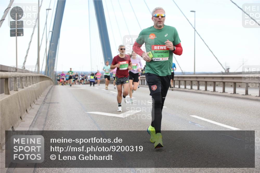 03.10.2025 - Köhlbrandbrückenlauf Lena Gebhardt http://msf.ph/oto/9200319 03.10.2025 15:22:45 Position 1 9176 meine-sportfotos.de