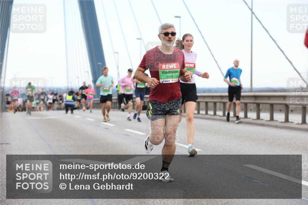 03.10.2025 - Köhlbrandbrückenlauf Lena Gebhardt http://msf.ph/oto/9200322 03.10.2025 15:22:46 Position 1 7098 meine-sportfotos.de