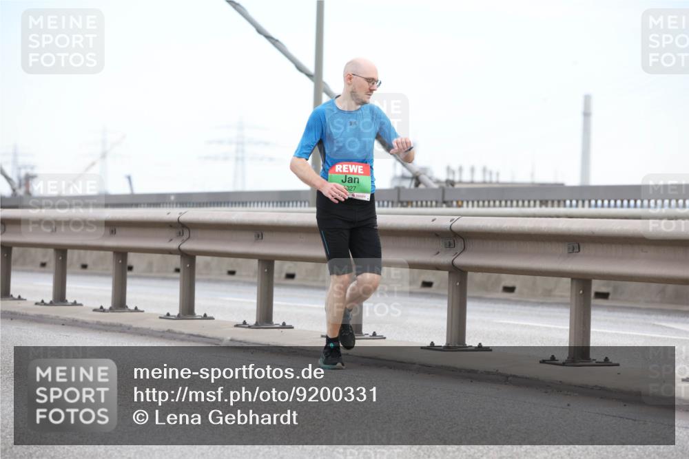 03.10.2025 - Köhlbrandbrückenlauf Lena Gebhardt http://msf.ph/oto/9200331 03.10.2025 15:22:50 Position 1 027 meine-sportfotos.de