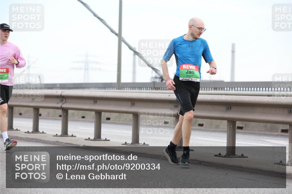 03.10.2025 - Köhlbrandbrückenlauf Lena Gebhardt http://msf.ph/oto/9200334 03.10.2025 15:22:50 Position 1 65, 7027 meine-sportfotos.de
