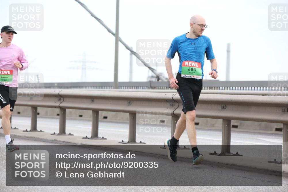 03.10.2025 - Köhlbrandbrückenlauf Lena Gebhardt http://msf.ph/oto/9200335 03.10.2025 15:22:50 Position 1 9665, 7027 meine-sportfotos.de