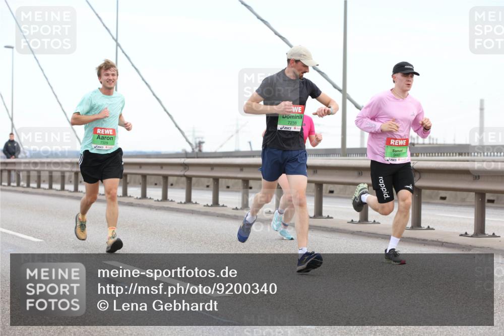 03.10.2025 - Köhlbrandbrückenlauf Lena Gebhardt http://msf.ph/oto/9200340 03.10.2025 15:22:51 Position 1 7329, 7238, 9665 meine-sportfotos.de