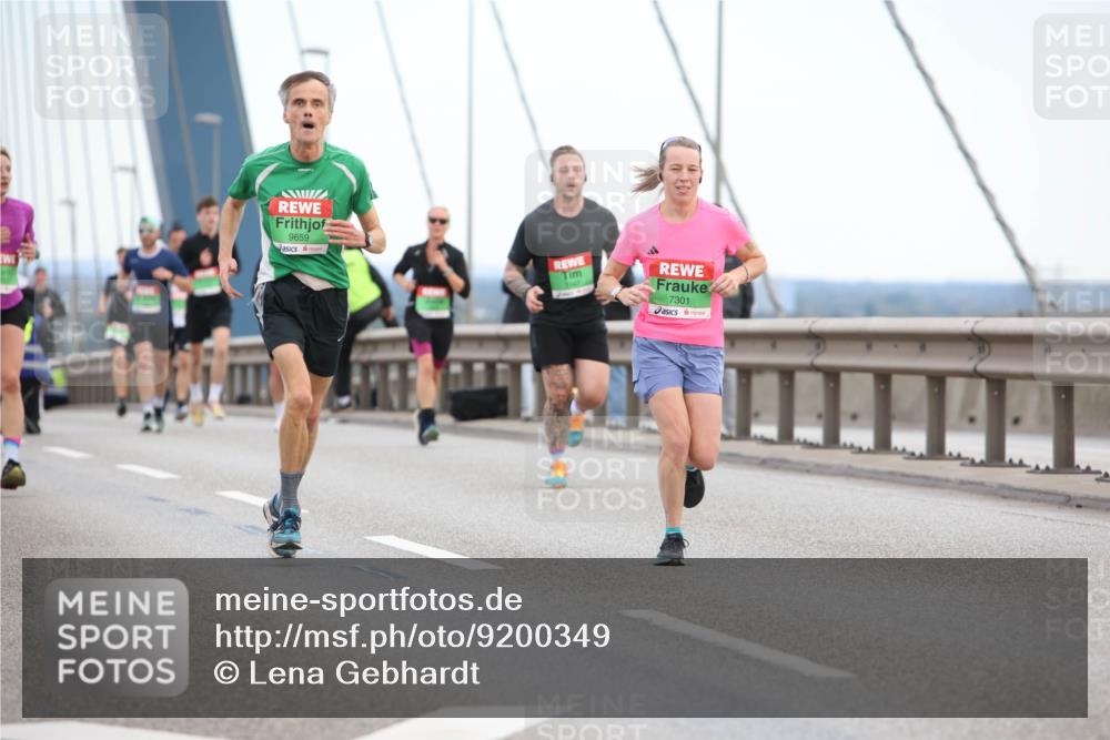 03.10.2025 - Köhlbrandbrückenlauf Lena Gebhardt http://msf.ph/oto/9200349 03.10.2025 15:22:55 Position 1 9659, 7301 meine-sportfotos.de