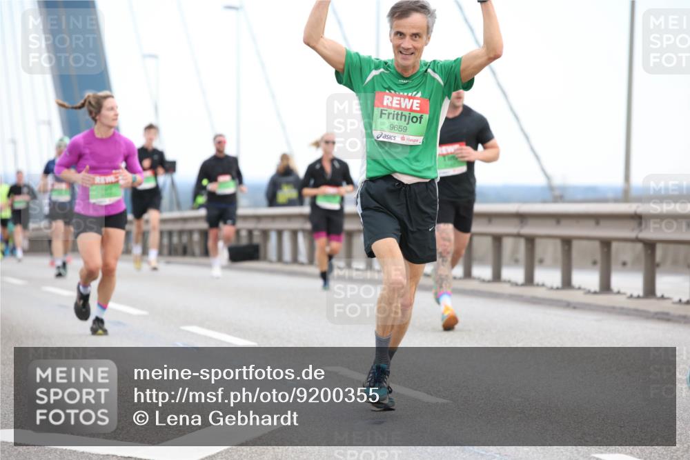 03.10.2025 - Köhlbrandbrückenlauf Lena Gebhardt http://msf.ph/oto/9200355 03.10.2025 15:22:57 Position 1 9659 meine-sportfotos.de