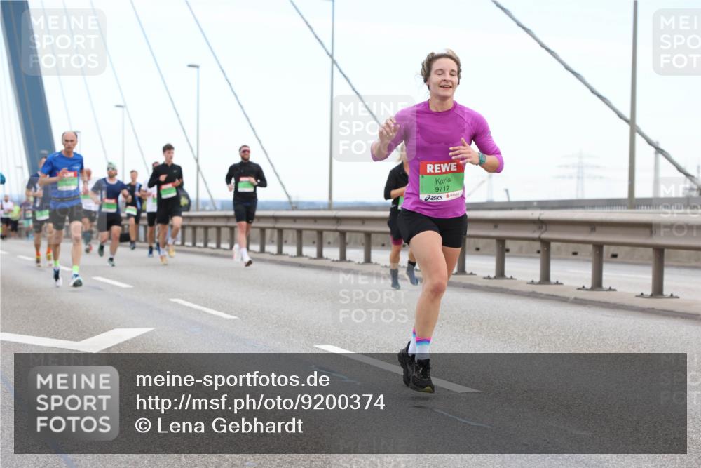 03.10.2025 - Köhlbrandbrückenlauf Lena Gebhardt http://msf.ph/oto/9200374 03.10.2025 15:23:01 Position 1 9717 meine-sportfotos.de