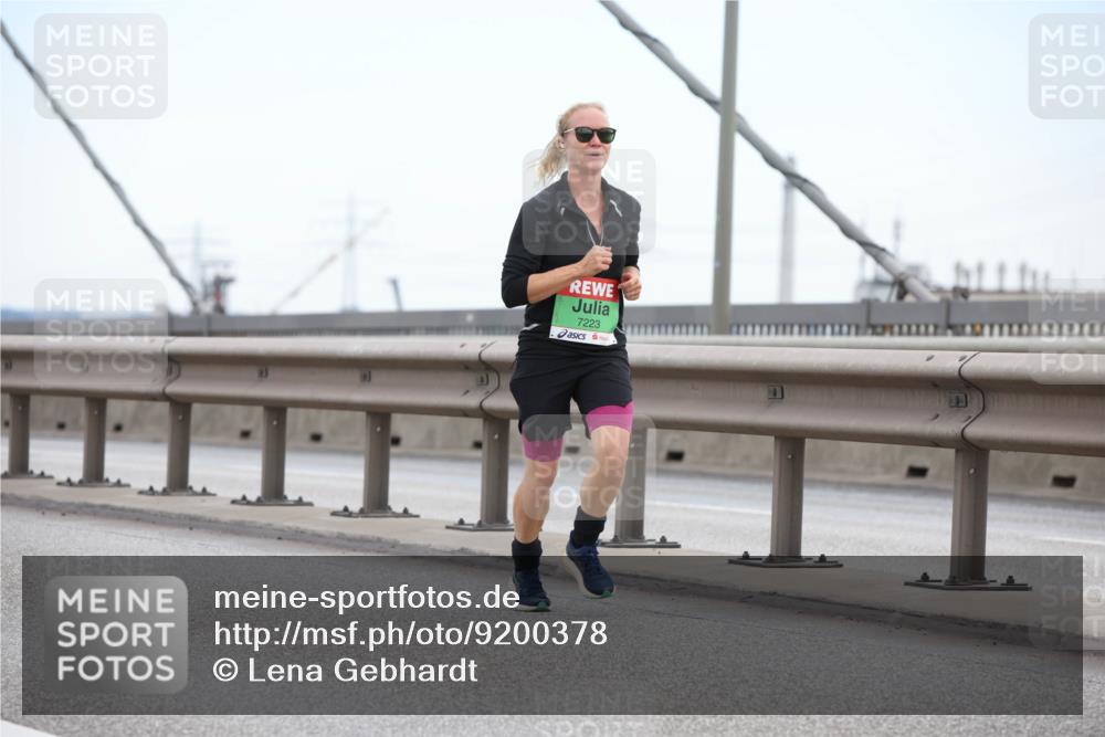 03.10.2025 - Köhlbrandbrückenlauf Lena Gebhardt http://msf.ph/oto/9200378 03.10.2025 15:23:03 Position 1 7223 meine-sportfotos.de