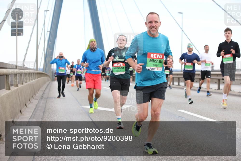 03.10.2025 - Köhlbrandbrückenlauf Lena Gebhardt http://msf.ph/oto/9200398 03.10.2025 15:23:06 Position 1 7257, 9294 meine-sportfotos.de