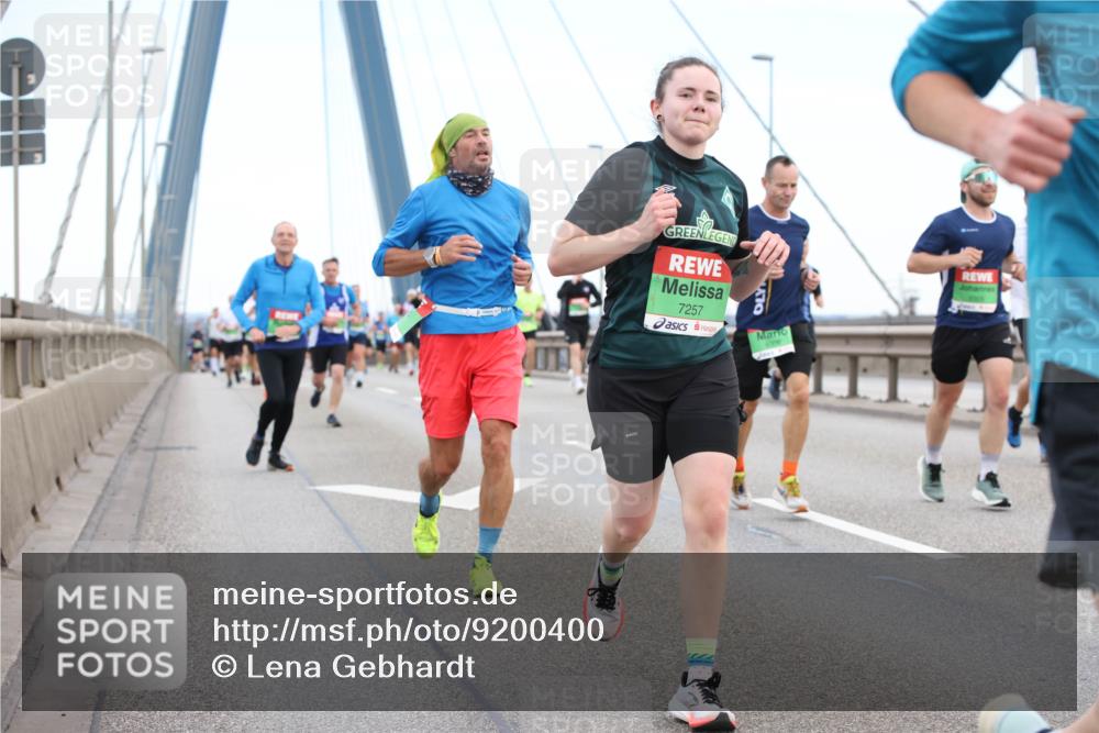 03.10.2025 - Köhlbrandbrückenlauf Lena Gebhardt http://msf.ph/oto/9200400 03.10.2025 15:23:07 Position 1 7257 meine-sportfotos.de