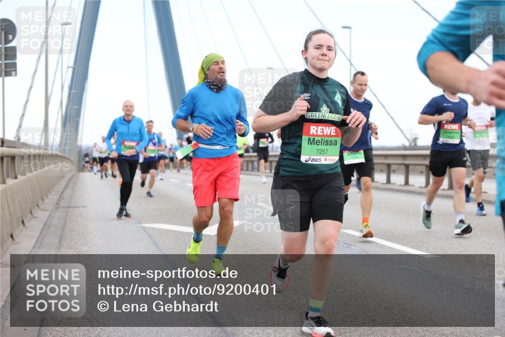 03.10.2025 - Köhlbrandbrückenlauf Lena Gebhardt http://msf.ph/oto/9200401 03.10.2025 15:23:07 Position 1 7257 meine-sportfotos.de