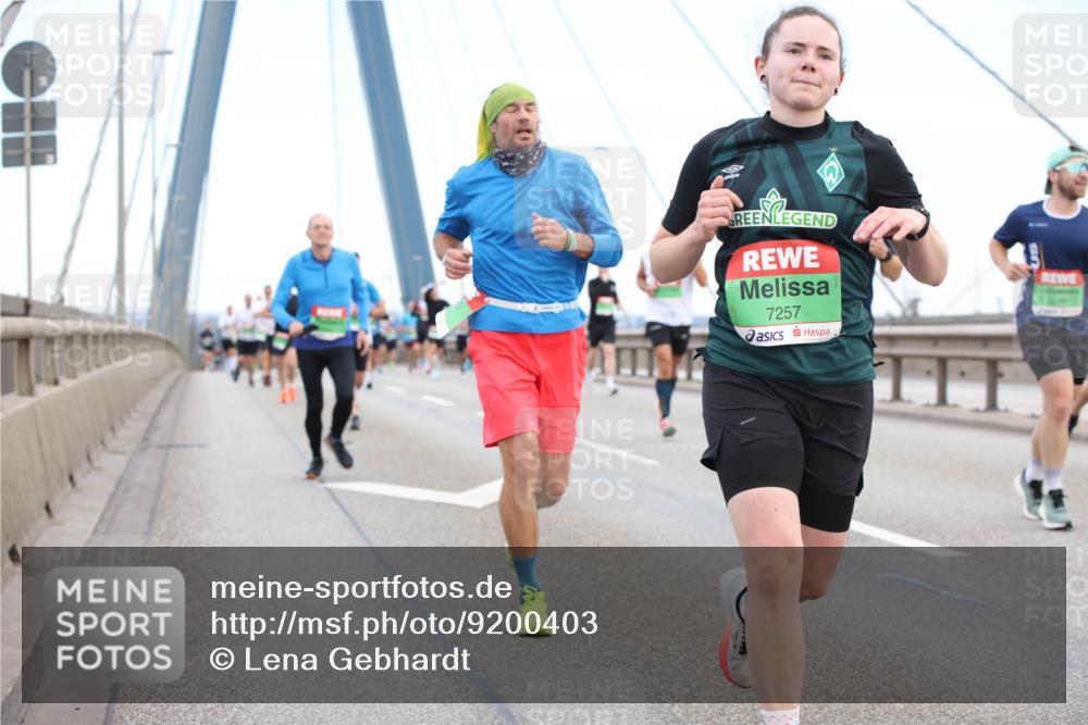 03.10.2025 - Köhlbrandbrückenlauf Lena Gebhardt http://msf.ph/oto/9200403 03.10.2025 15:23:07 Position 1 7257 meine-sportfotos.de